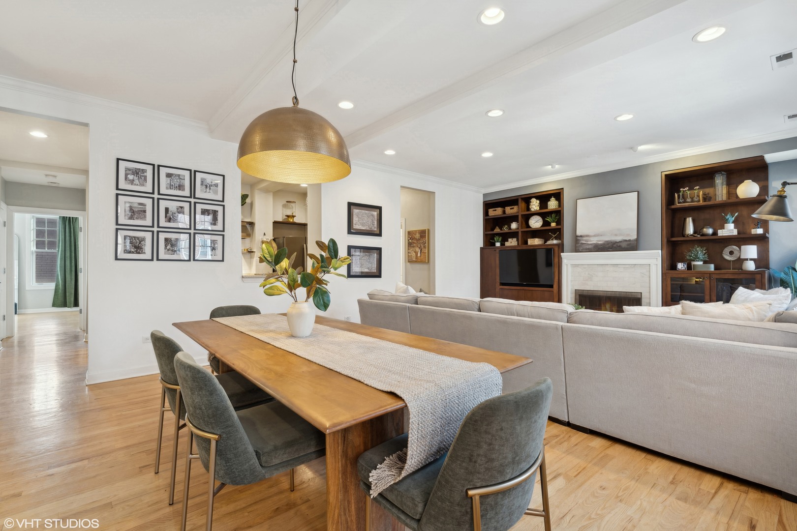 3951 N HERMITAGE Avenue Unit: B