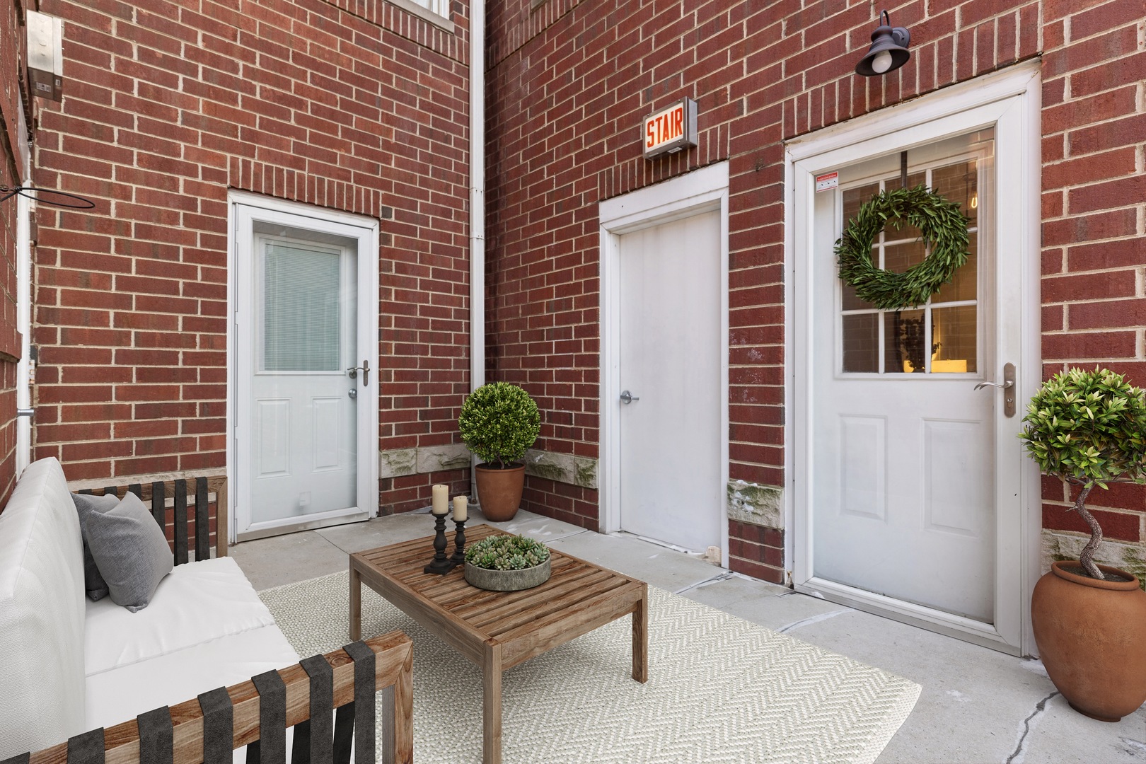 3951 N HERMITAGE Avenue Unit: B