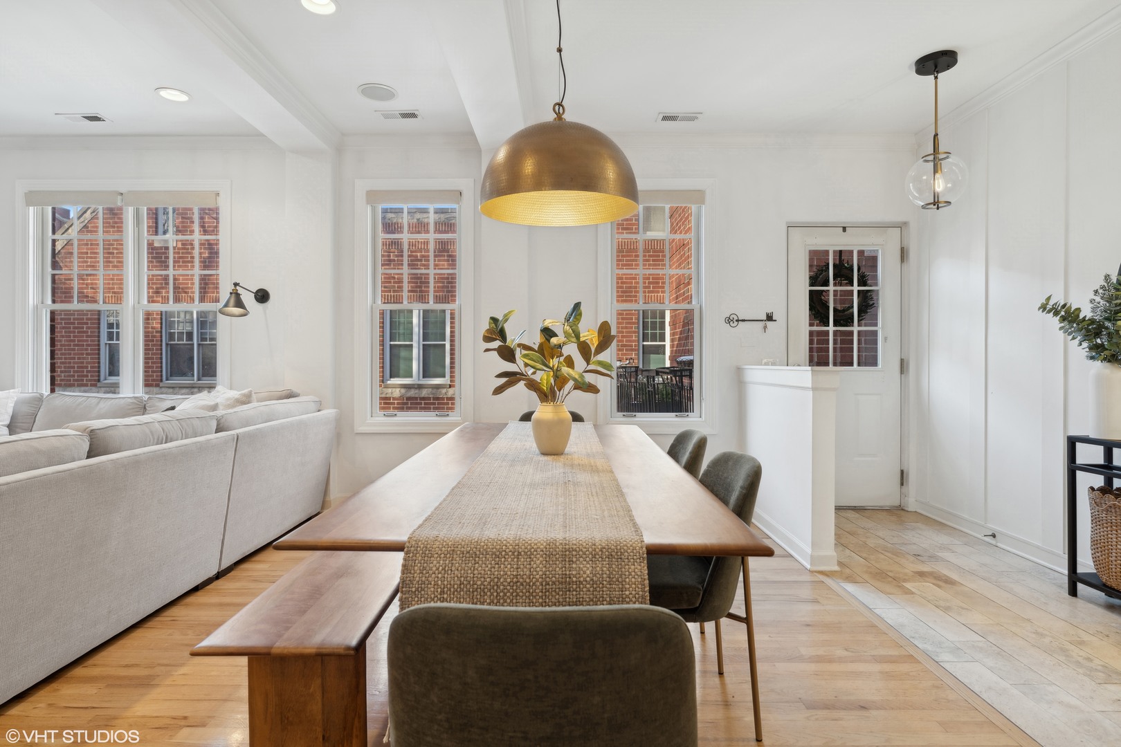 3951 N HERMITAGE Avenue Unit: B