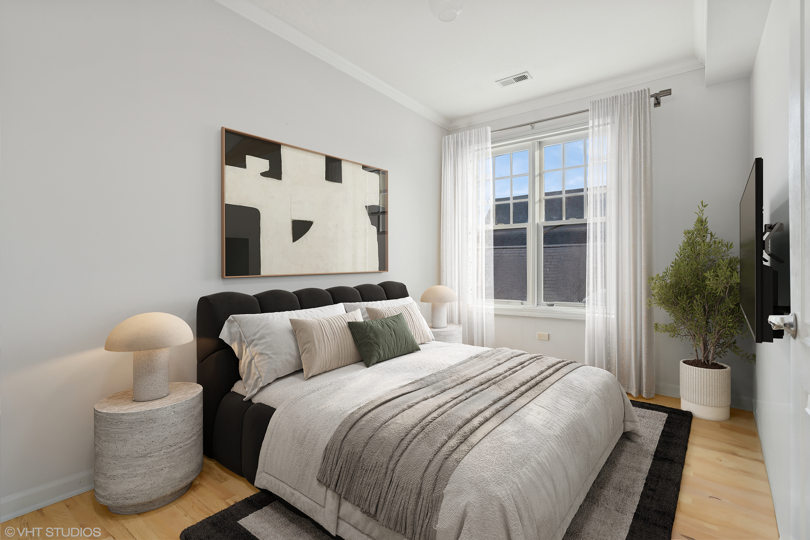 3951 N HERMITAGE Avenue Unit: B