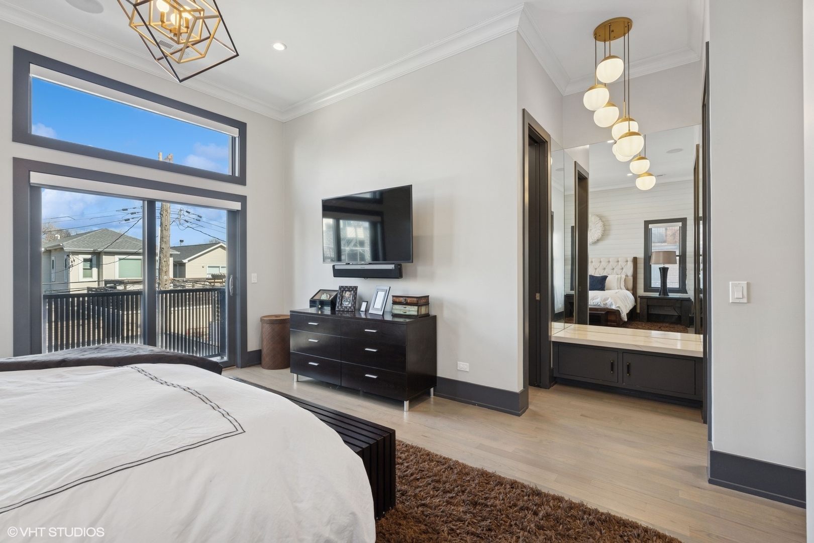 1942 W George Street