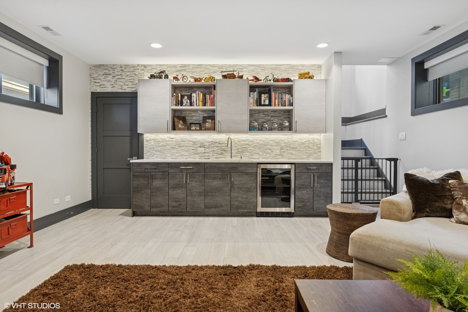 1942 W George Street