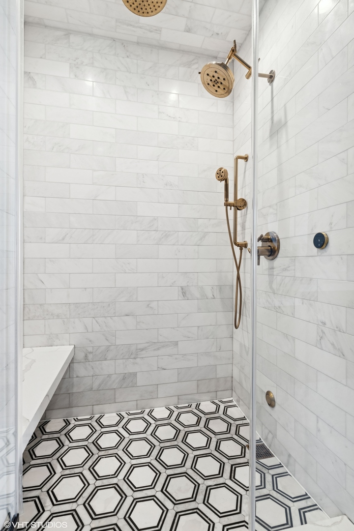 1942 W George Street