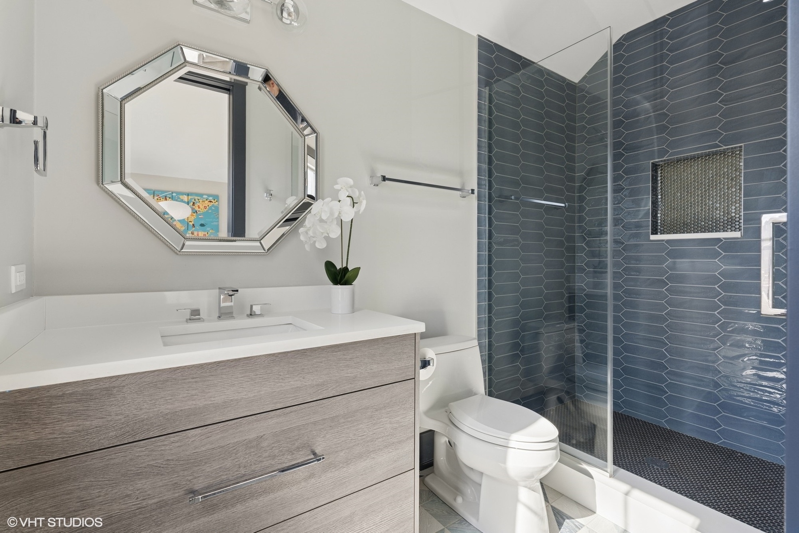 1942 W George Street