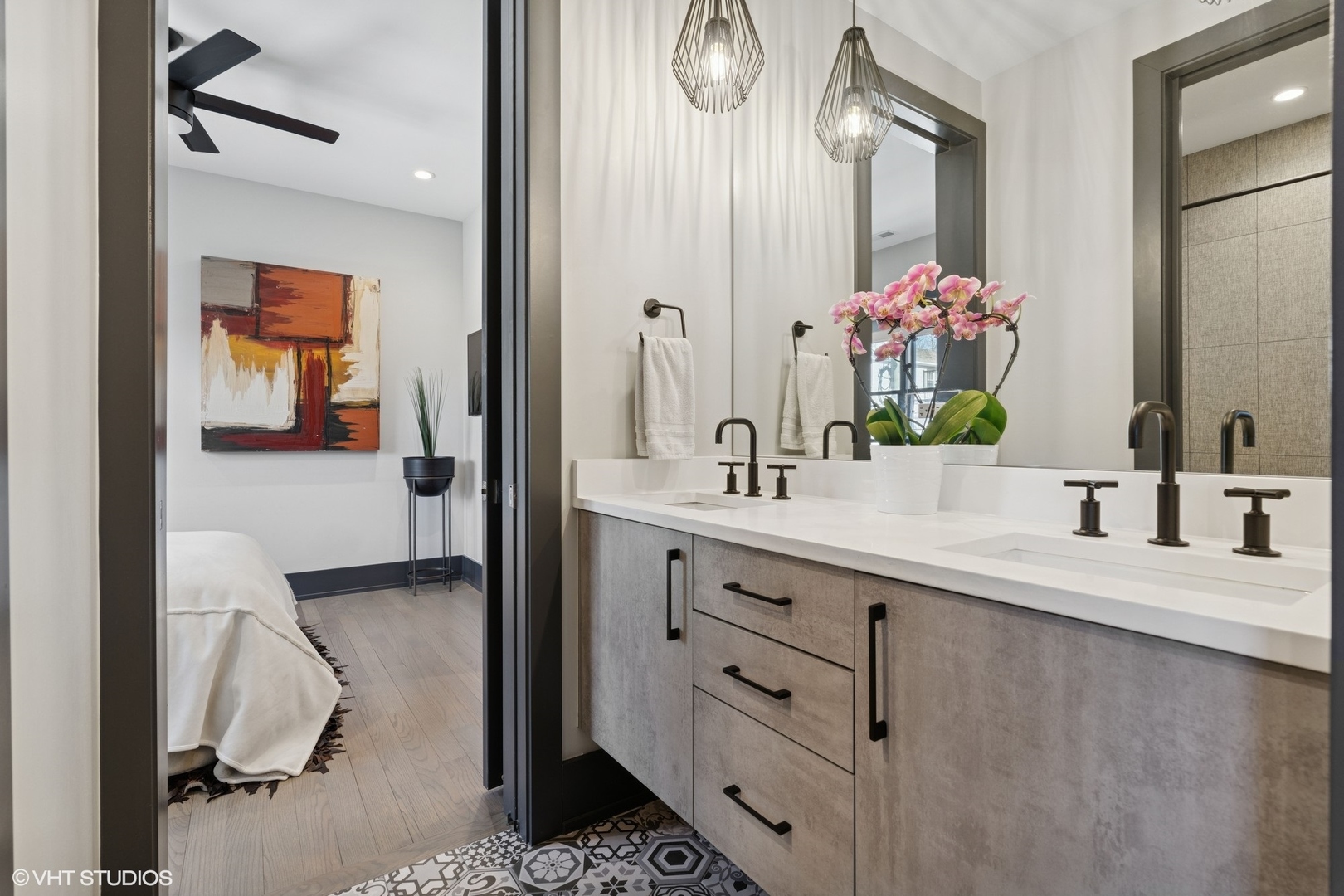 1942 W George Street