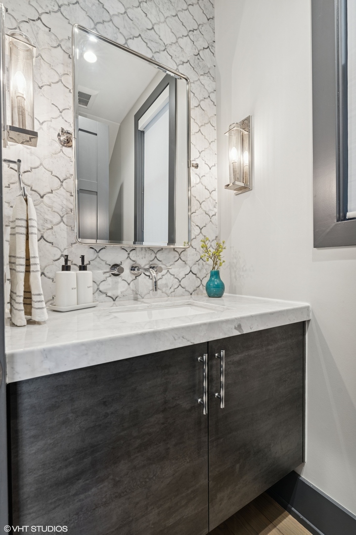 1942 W George Street