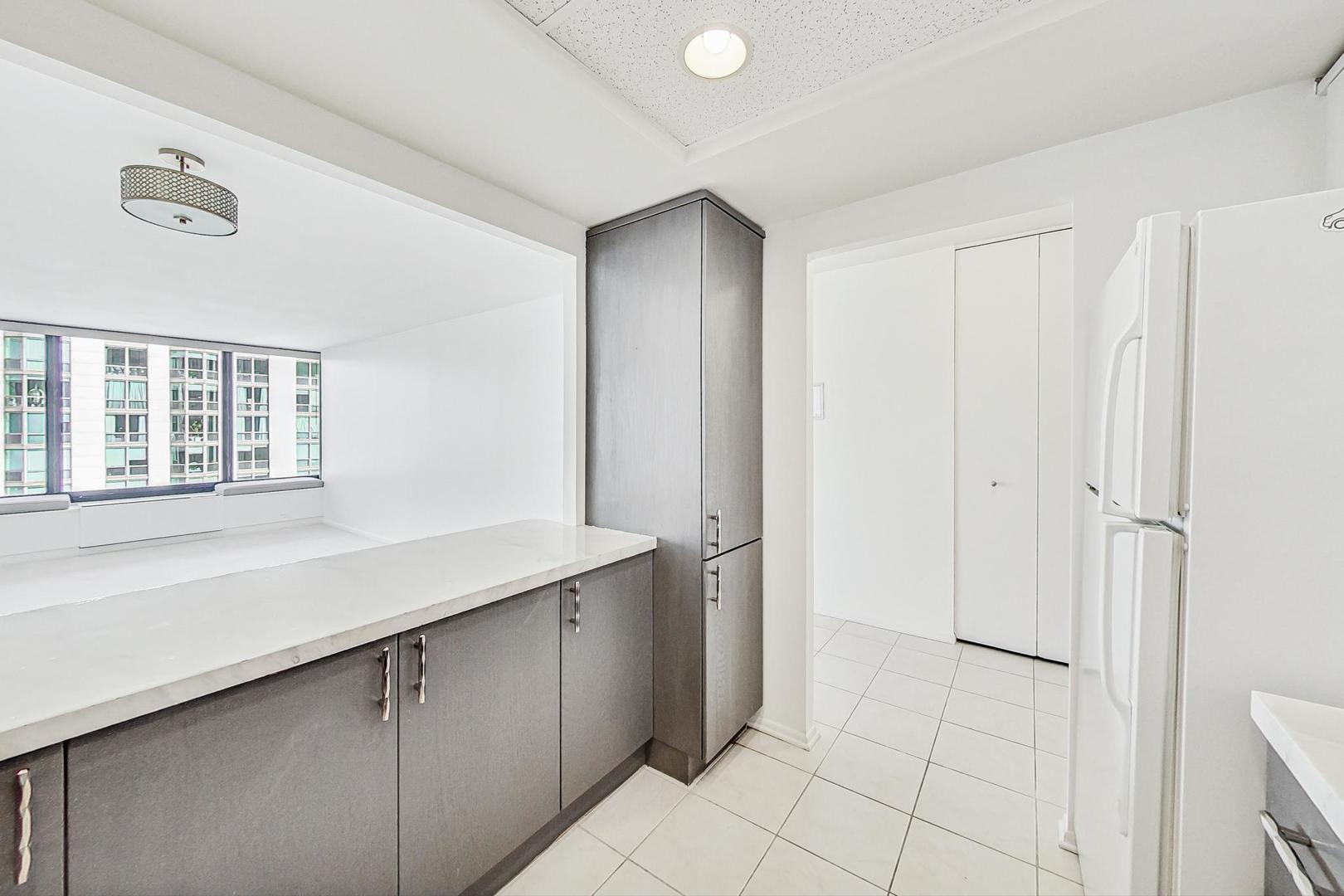 155 N HARBOR Drive Unit: 4506