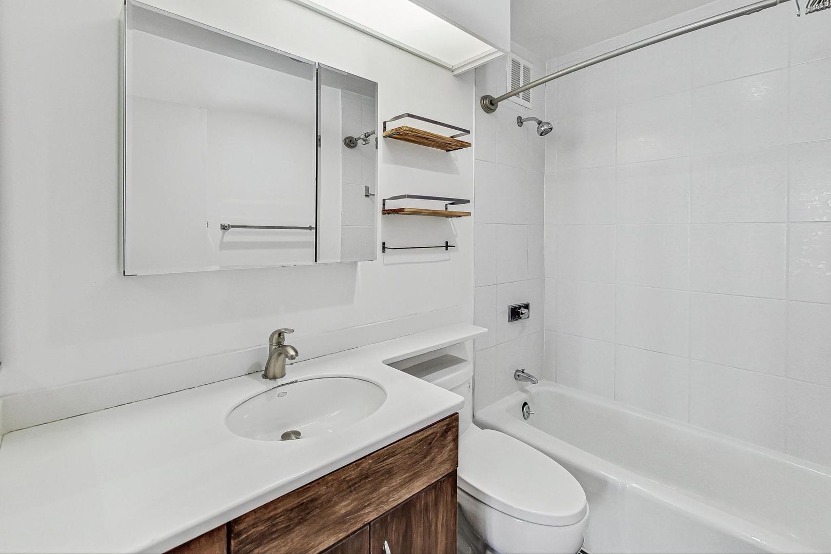 155 N HARBOR Drive Unit: 4506