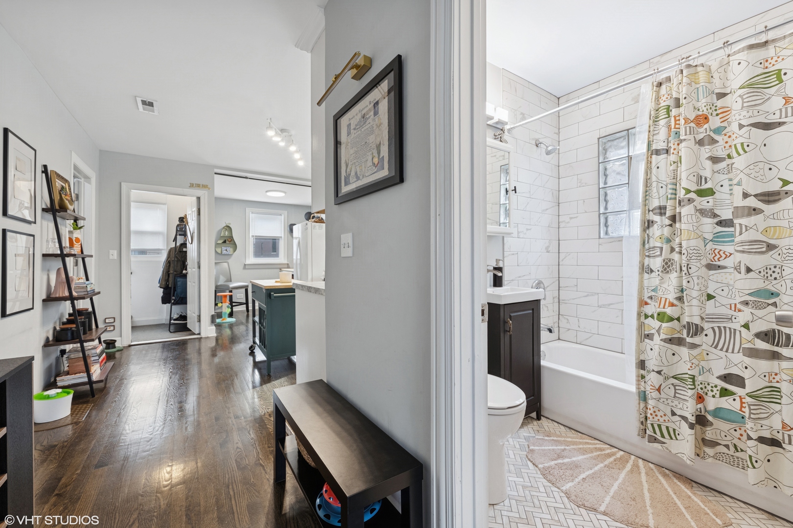 1721 N Artesian Avenue