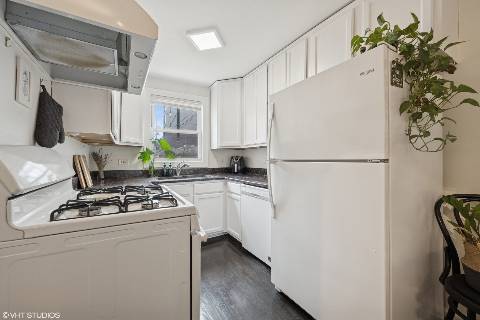 1721 N Artesian Avenue