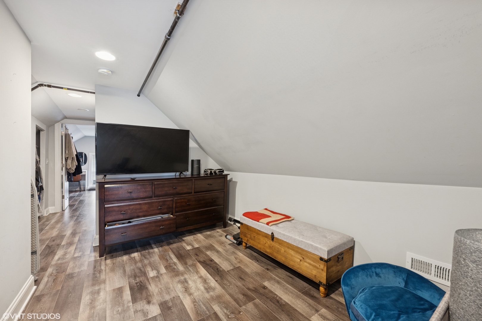 1721 N Artesian Avenue