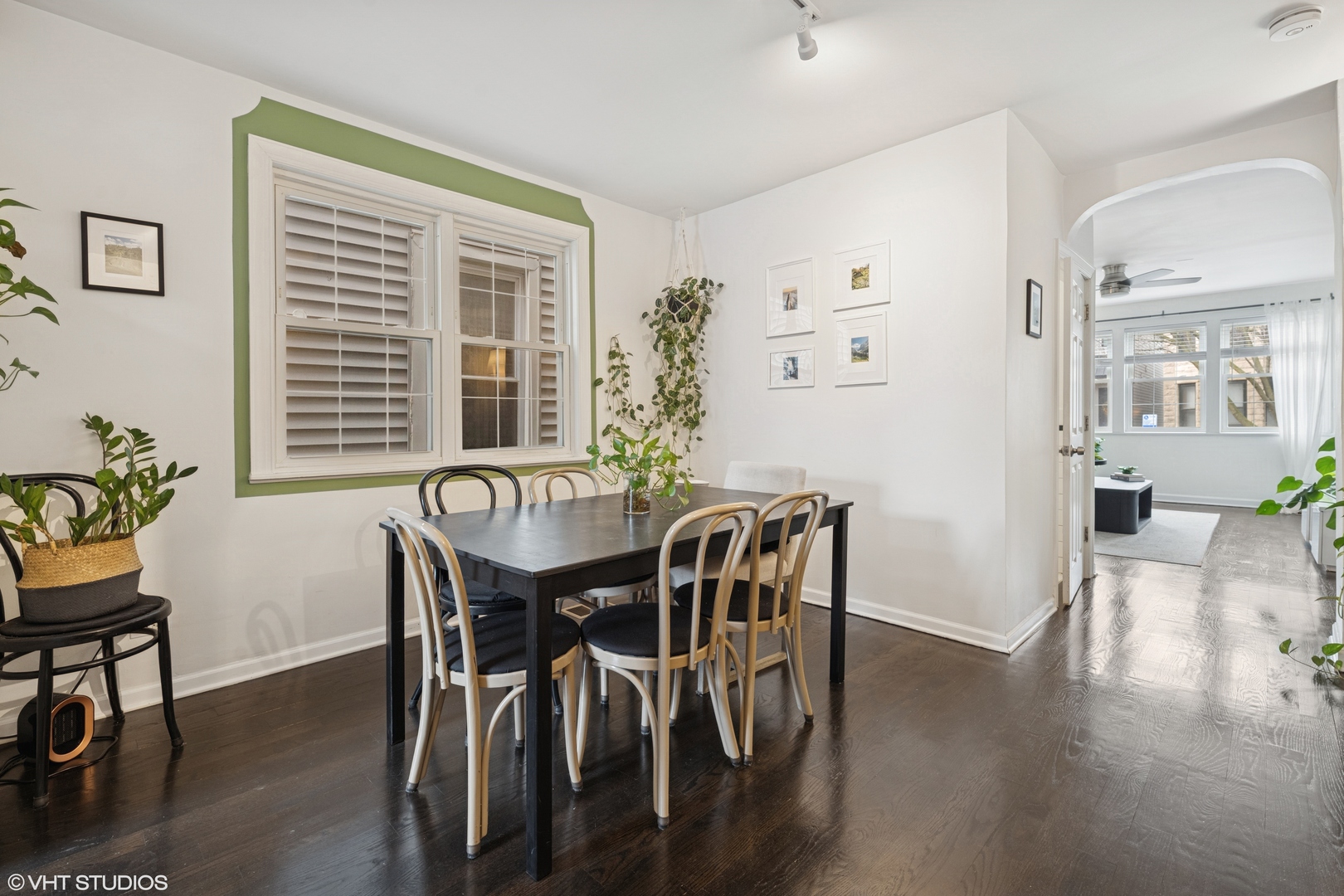 1721 N Artesian Avenue