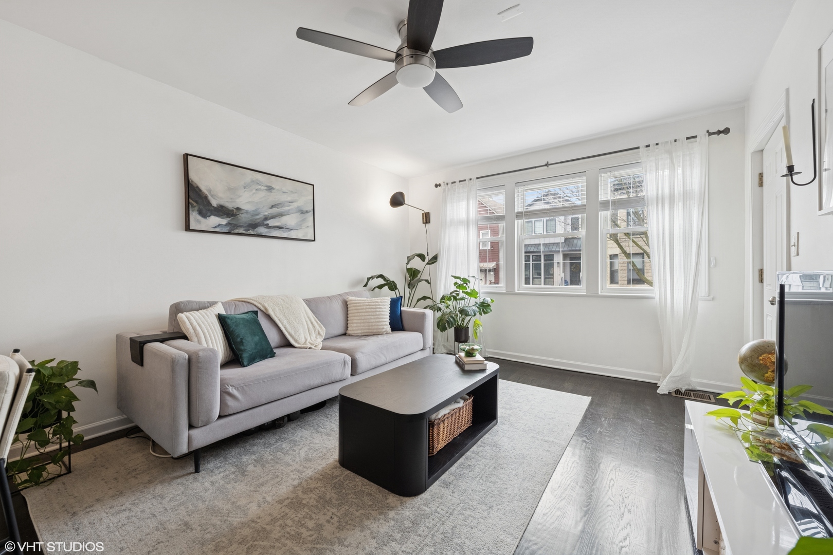 1721 N Artesian Avenue