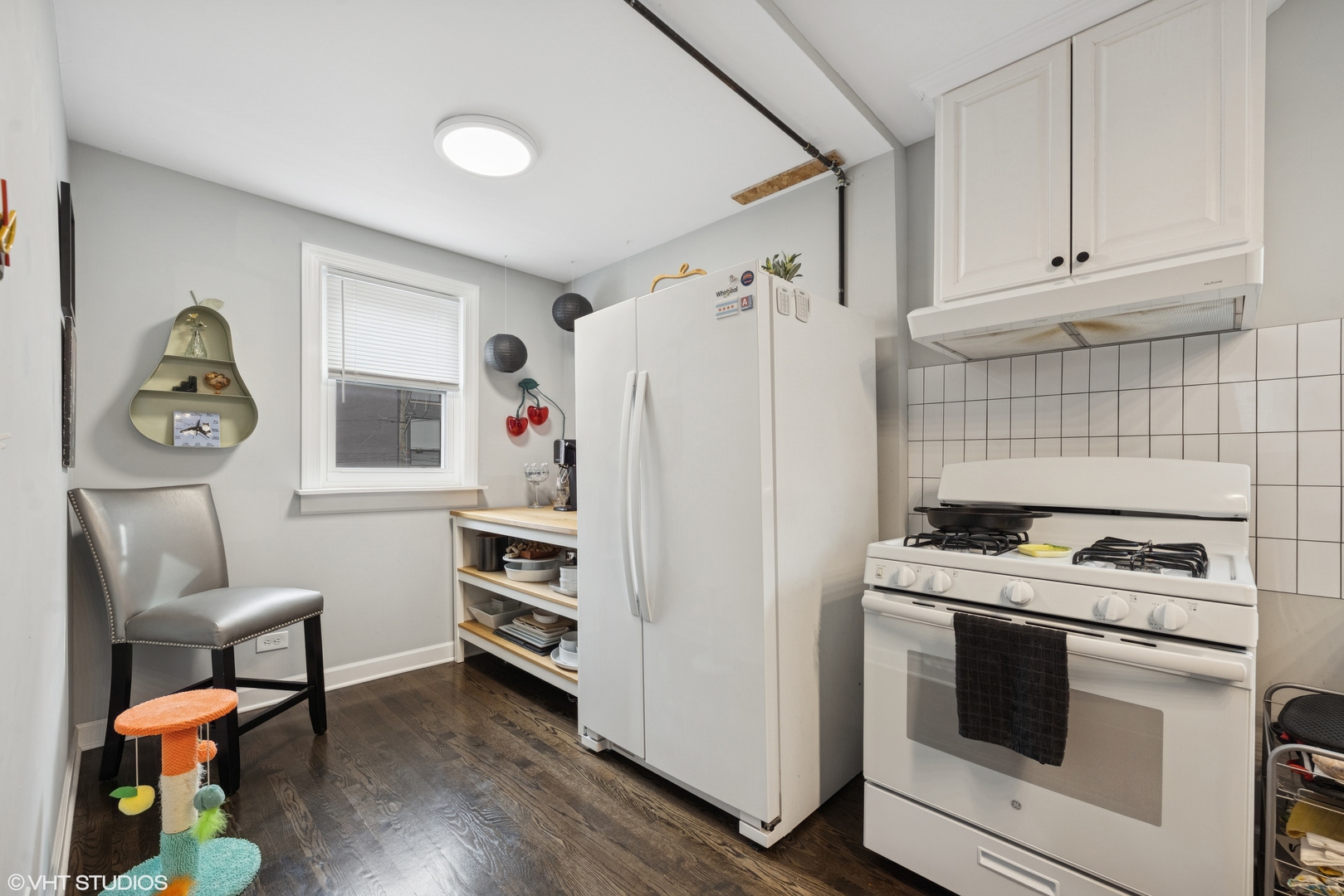 1721 N Artesian Avenue