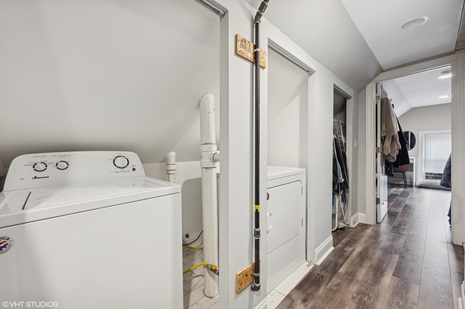 1721 N Artesian Avenue