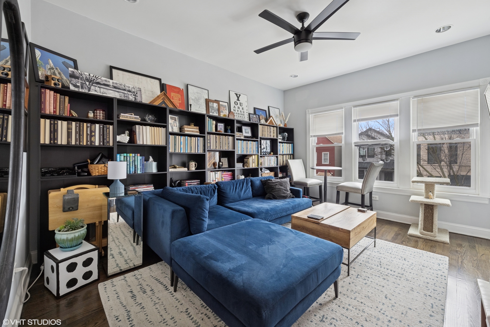 1721 N Artesian Avenue