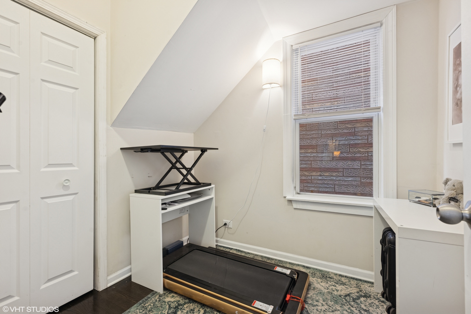 1721 N Artesian Avenue