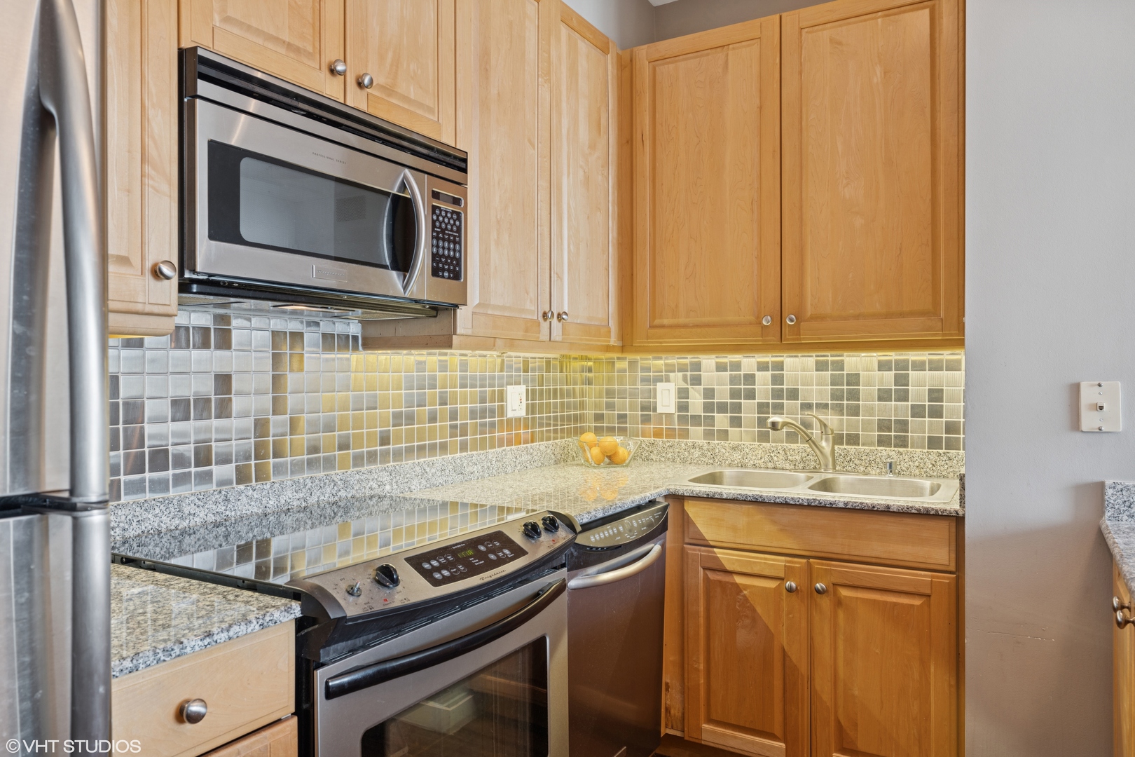 501 N Clinton Street Unit: 1501