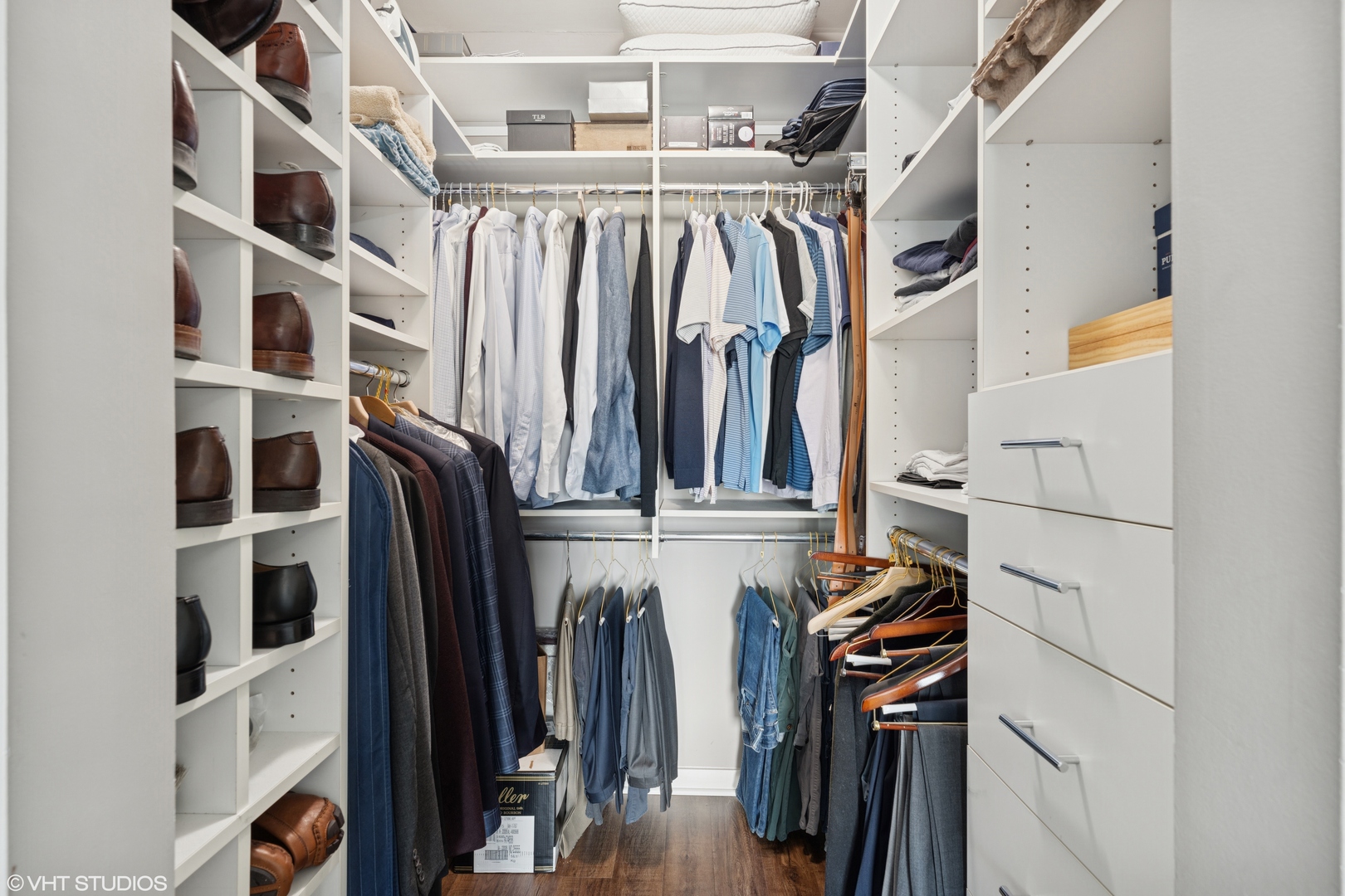 501 N Clinton Street Unit: 1501