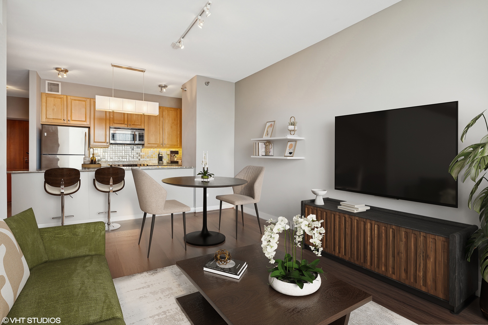 501 N Clinton Street Unit: 1501