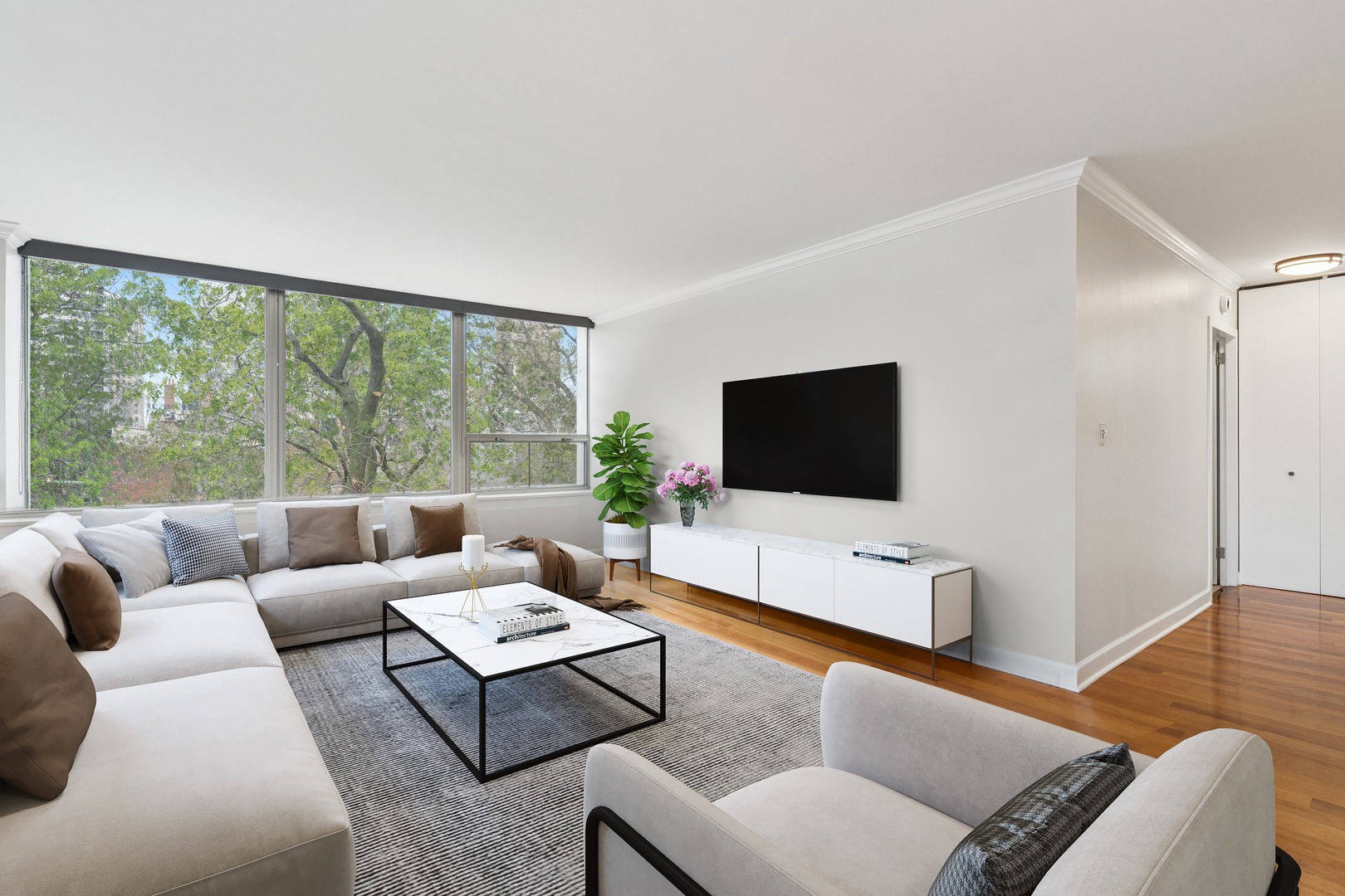 1460 N SANDBURG Terrace Unit: 202