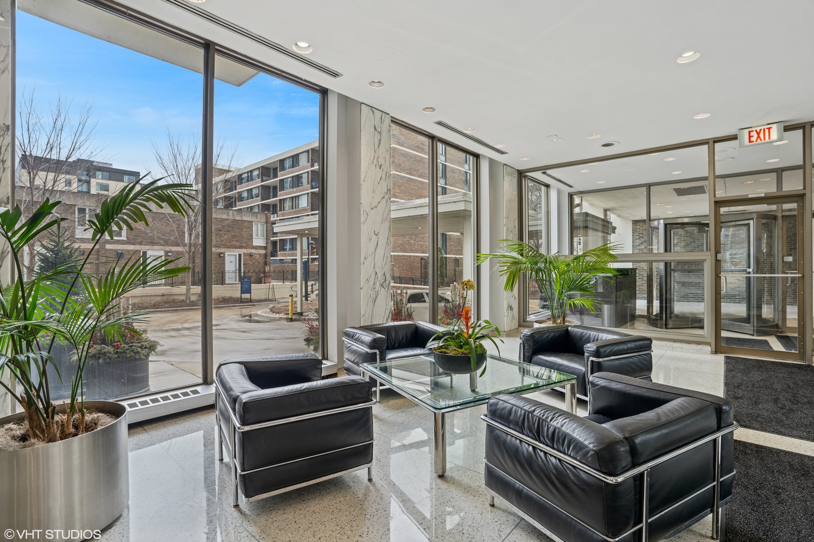 1460 N SANDBURG Terrace Unit: 202