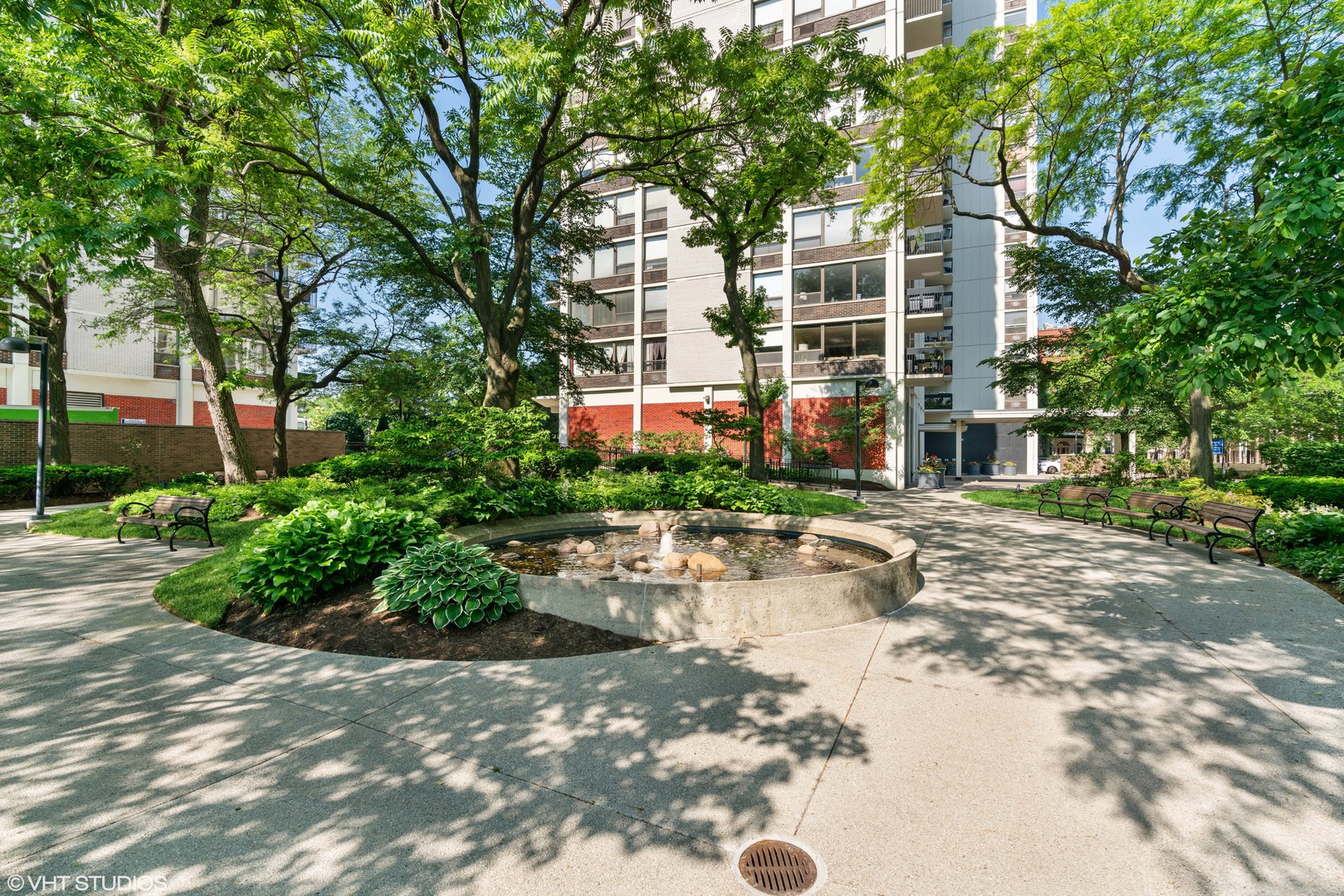 1460 N SANDBURG Terrace Unit: 202