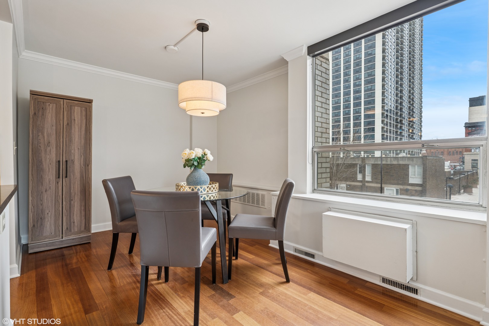 1460 N SANDBURG Terrace Unit: 202