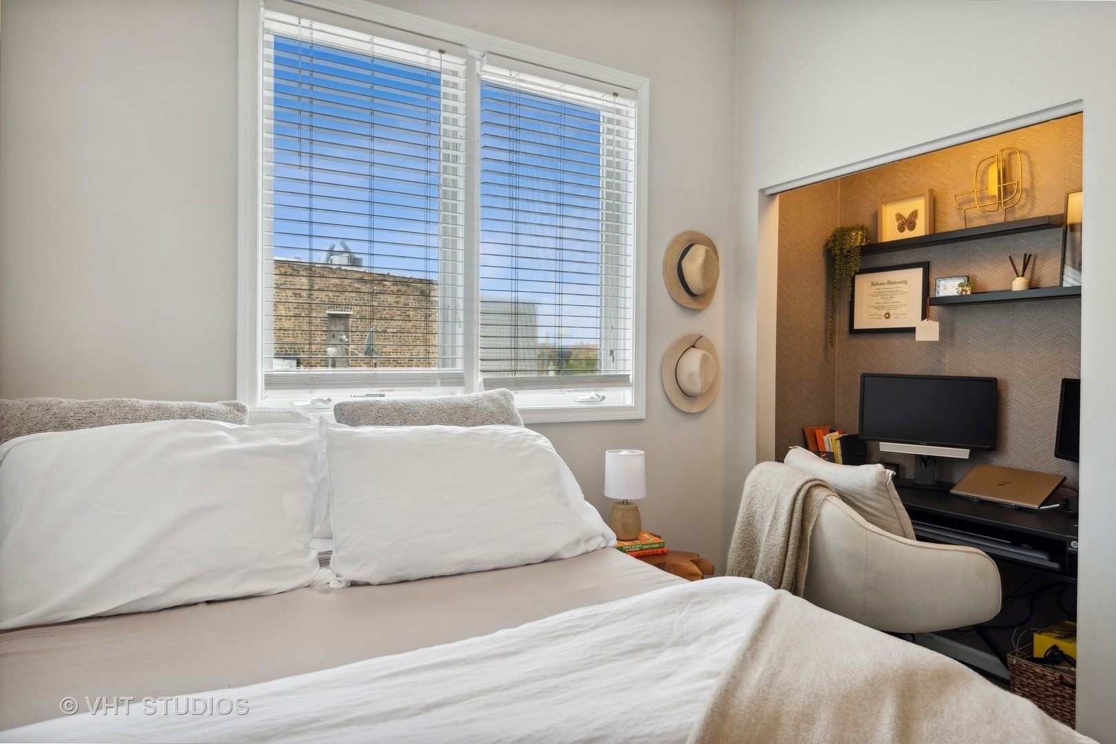 2516 W Iowa Street Unit: 3