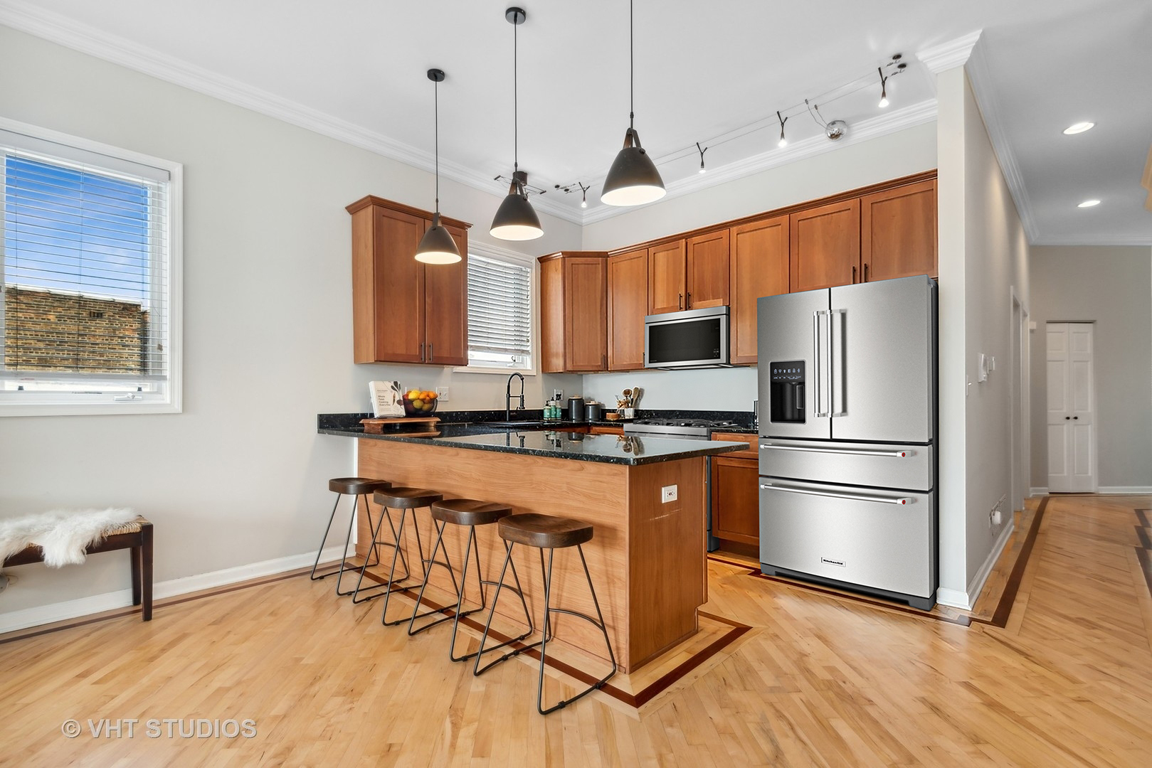 2516 W Iowa Street Unit: 3