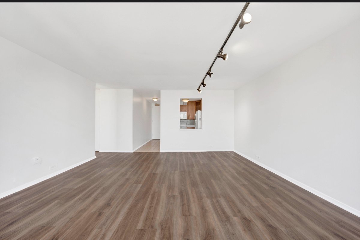 2650 N Lakeview Avenue Unit: 2905