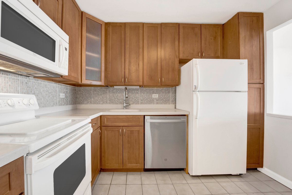 2650 N Lakeview Avenue Unit: 2905