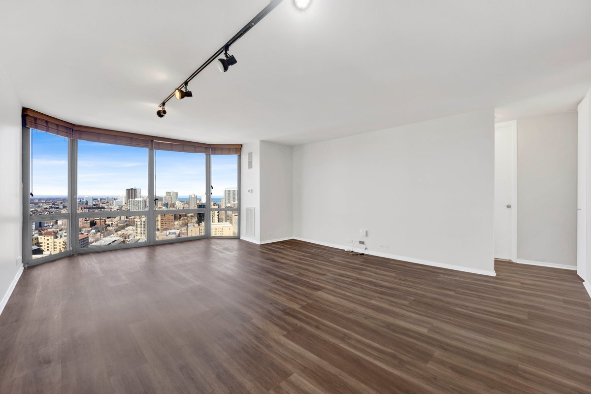 2650 N Lakeview Avenue Unit: 2905