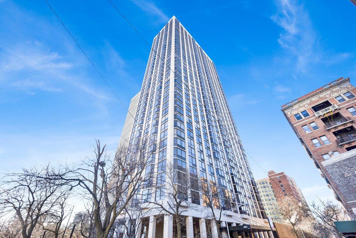 2650 N Lakeview Avenue Unit: 2905