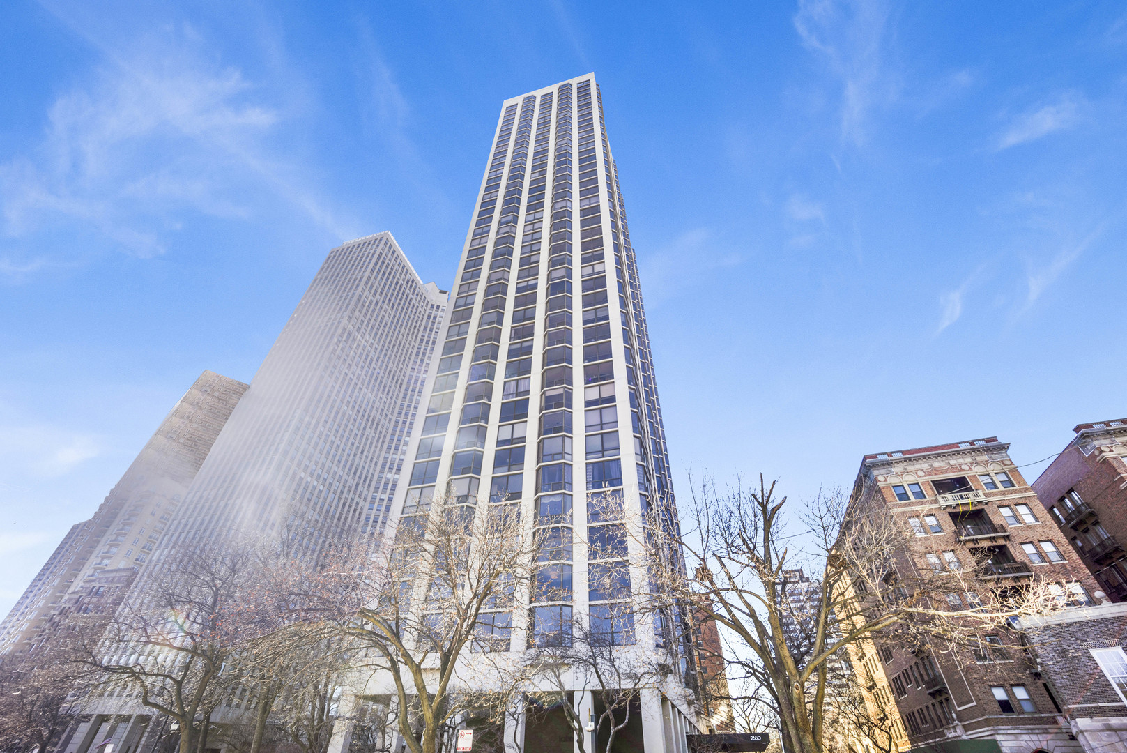 2650 N Lakeview Avenue Unit: 2905
