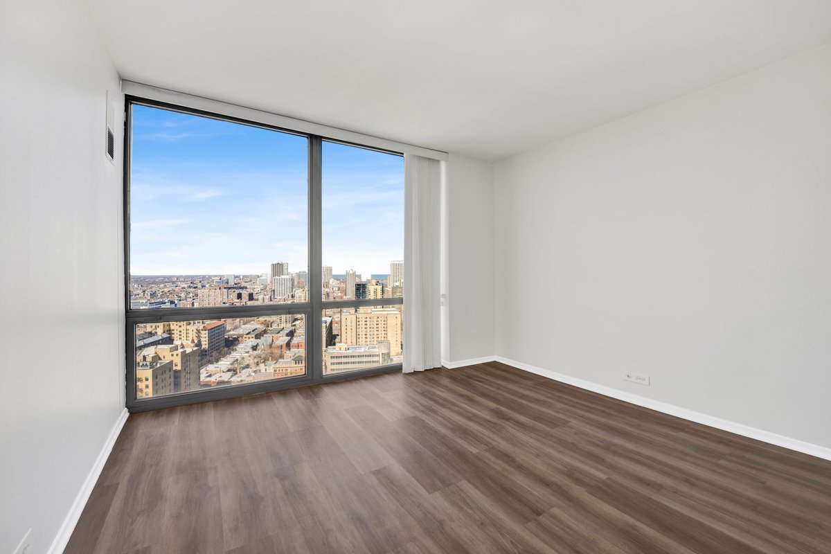 2650 N Lakeview Avenue Unit: 2905