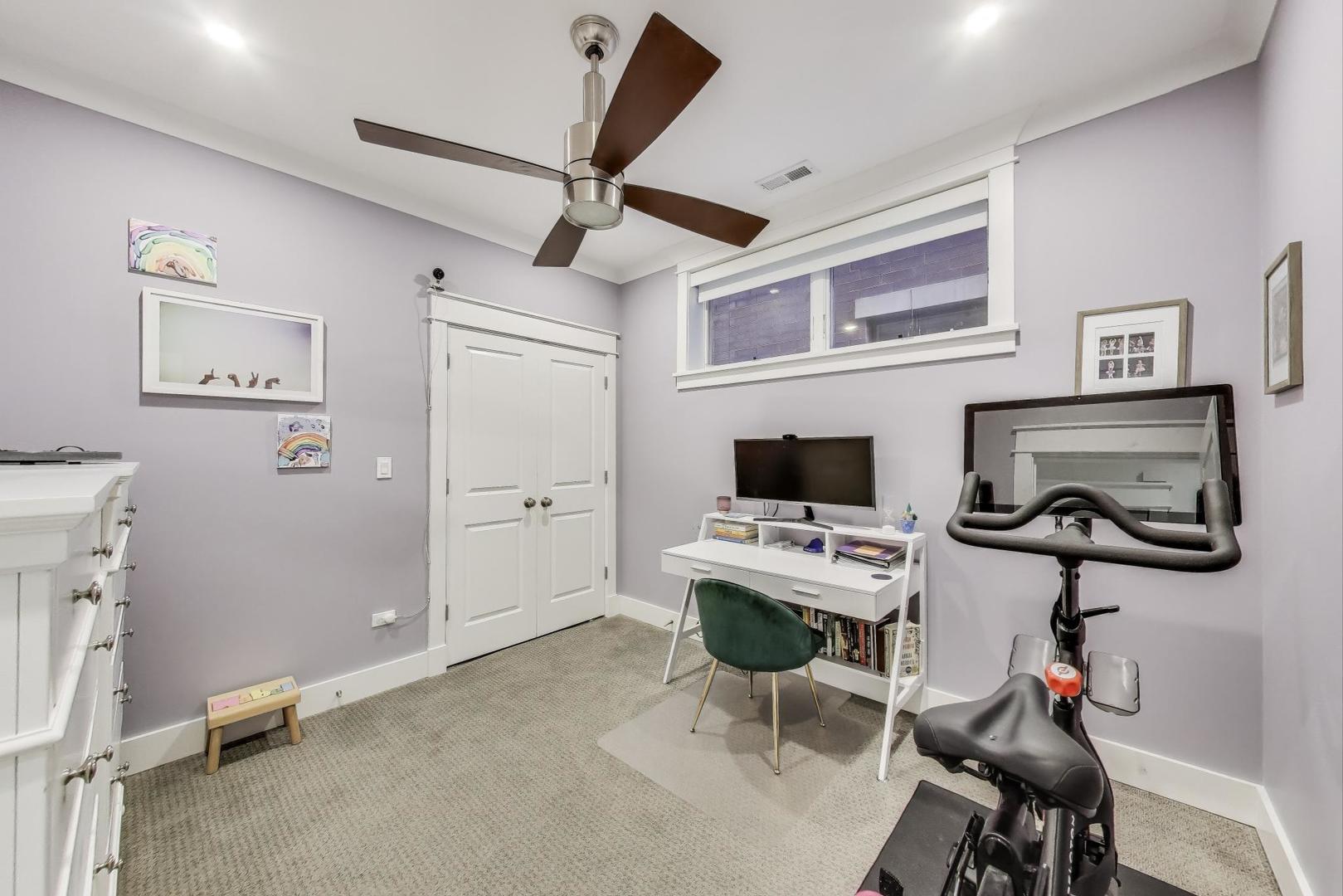 920 W wrightwood Avenue Unit: 1