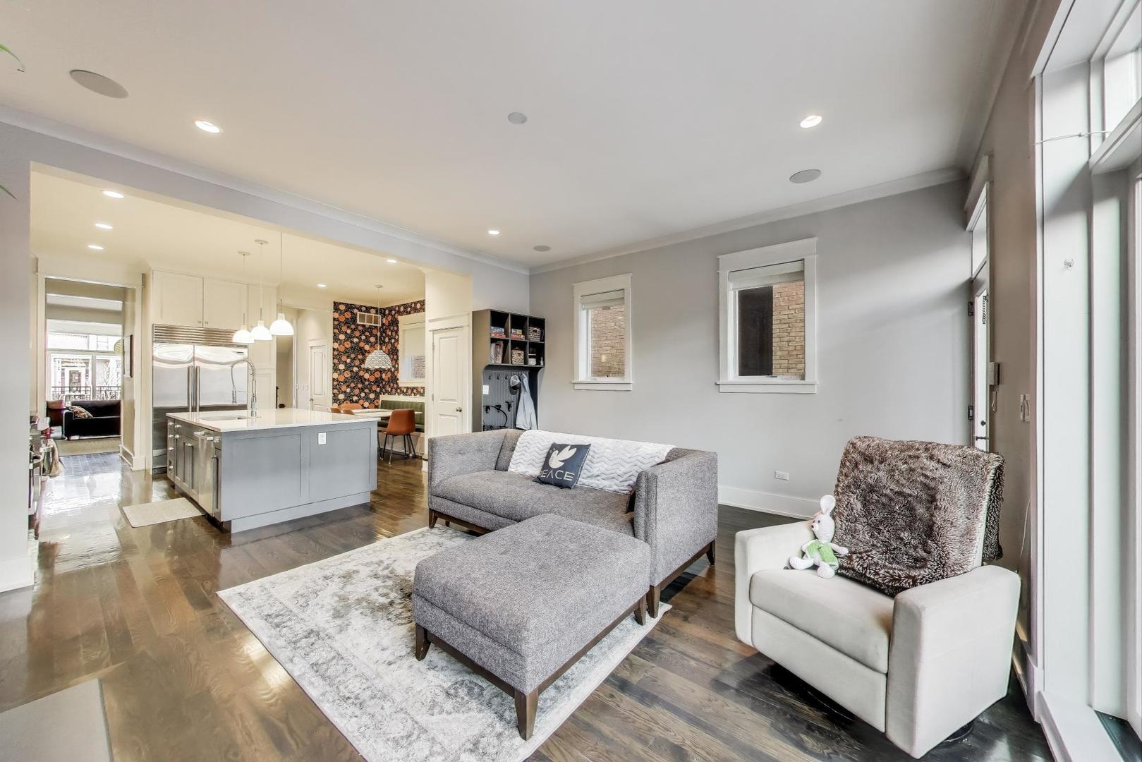 920 W wrightwood Avenue Unit: 1