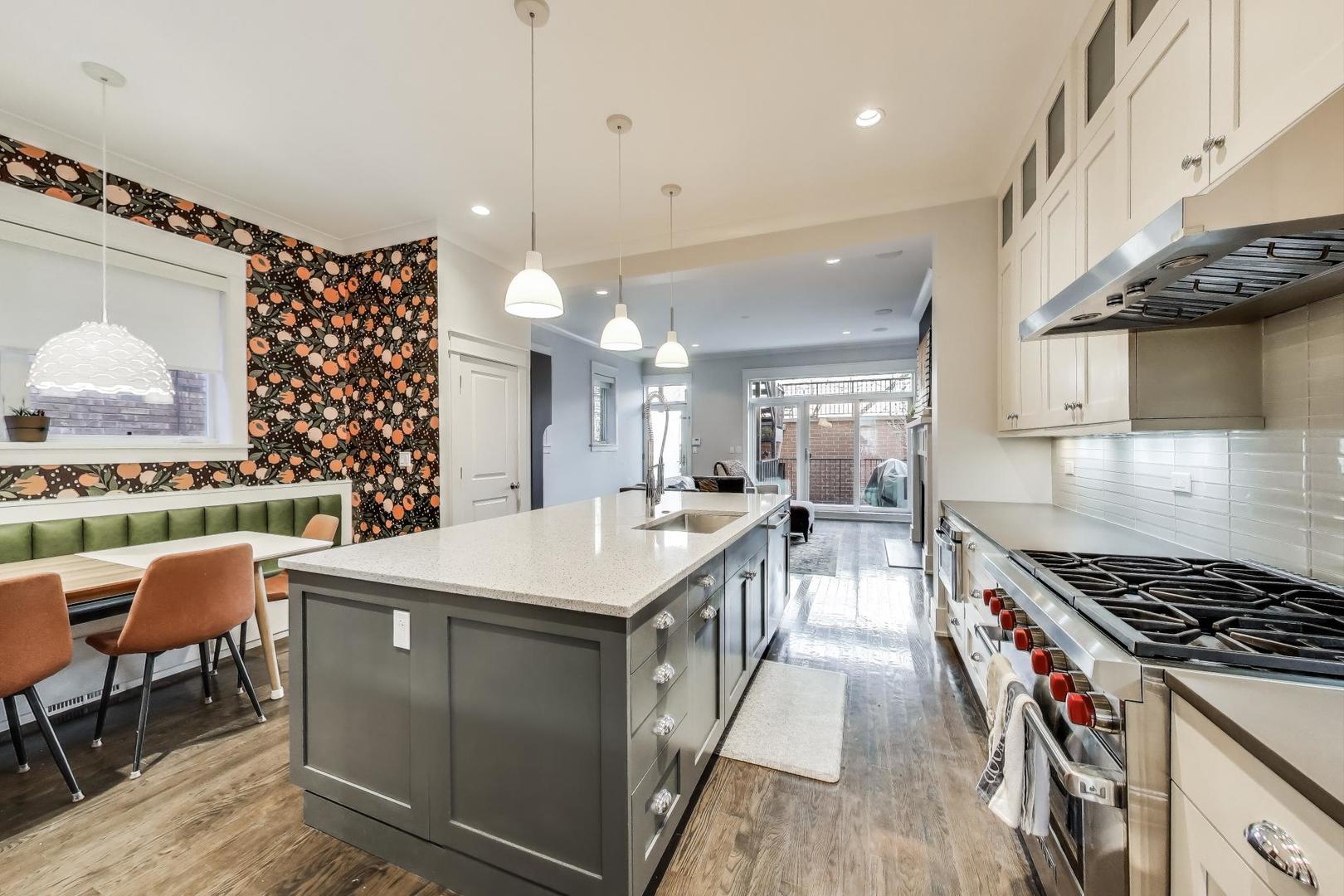 920 W wrightwood Avenue Unit: 1