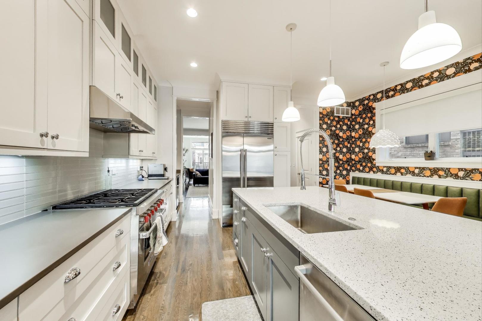 920 W wrightwood Avenue Unit: 1