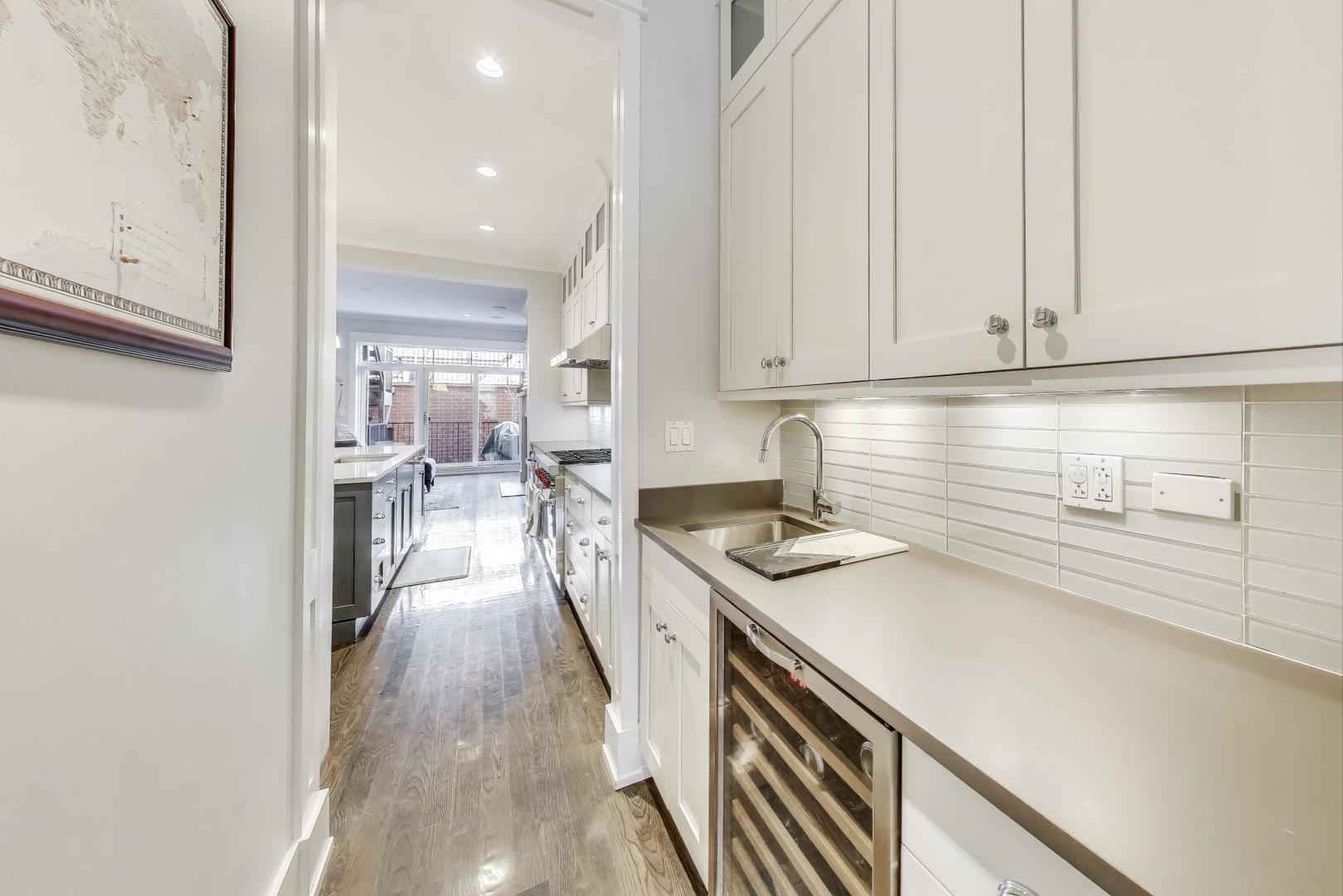 920 W wrightwood Avenue Unit: 1