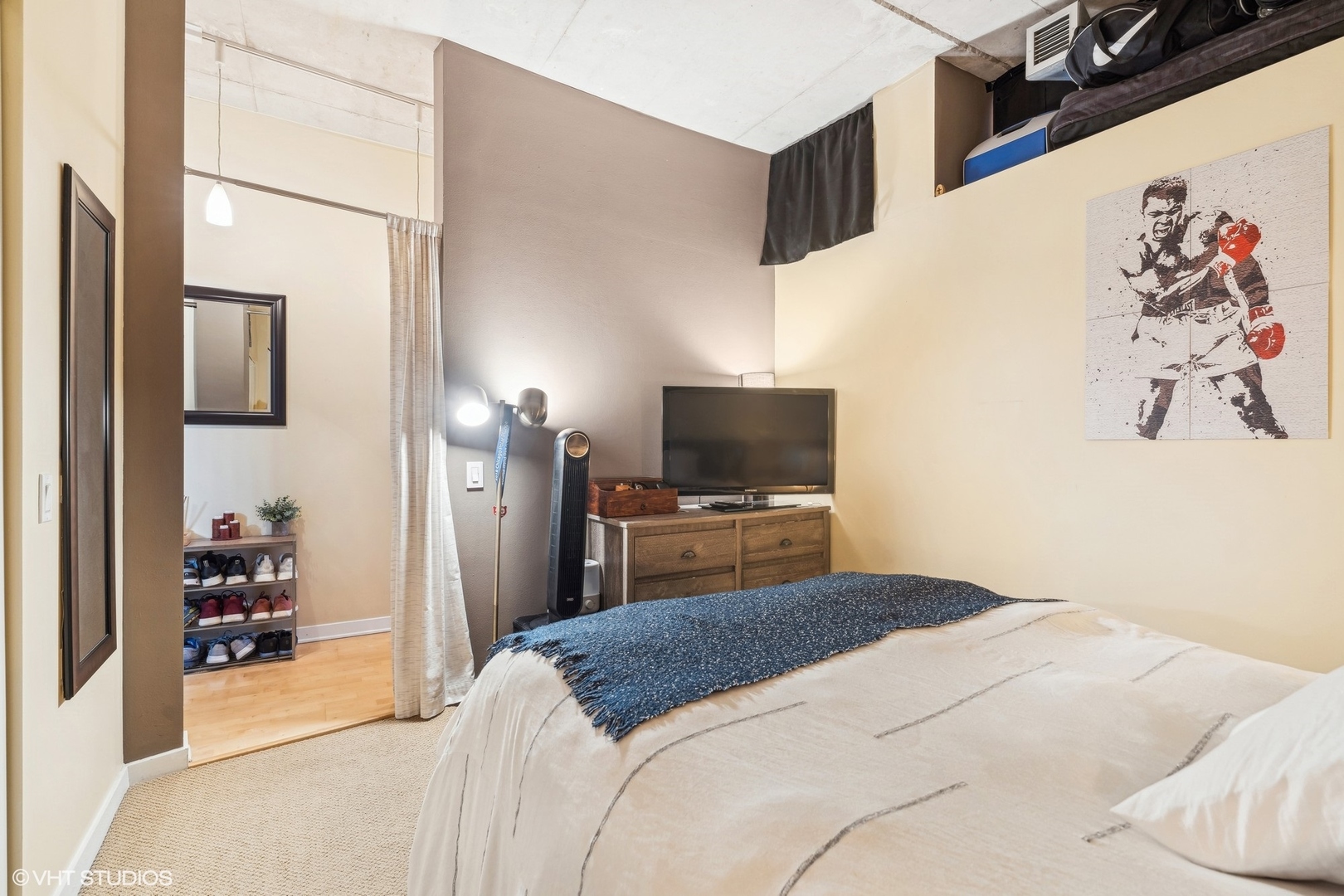 720 N Larrabee Street Unit: 905