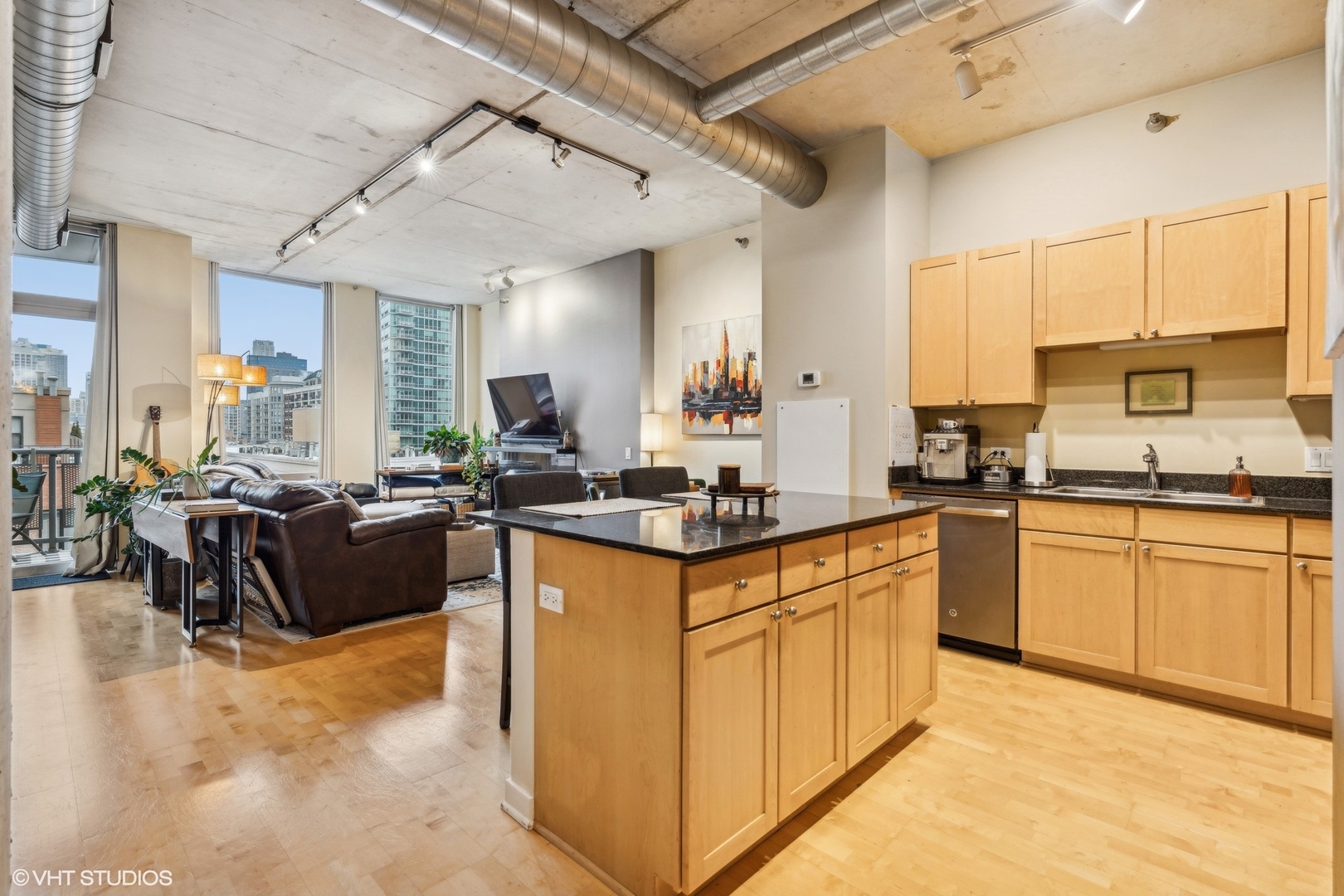 720 N Larrabee Street Unit: 905
