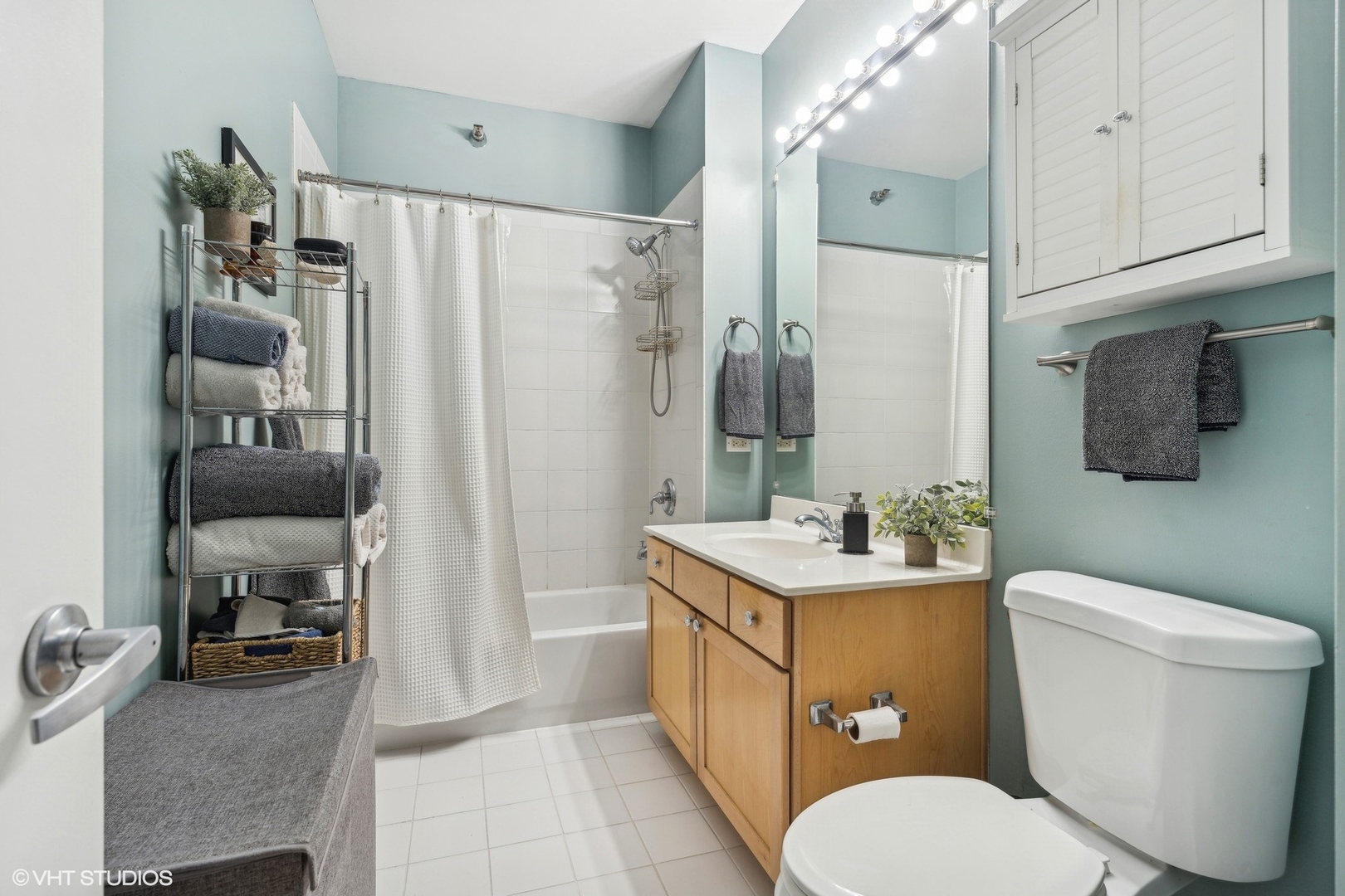 720 N Larrabee Street Unit: 905