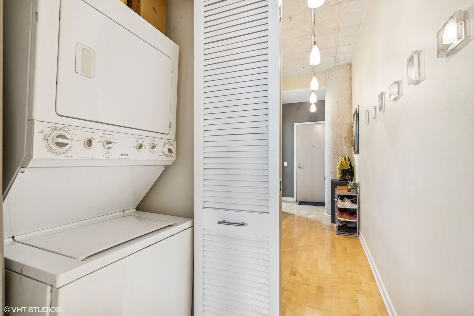720 N Larrabee Street Unit: 905