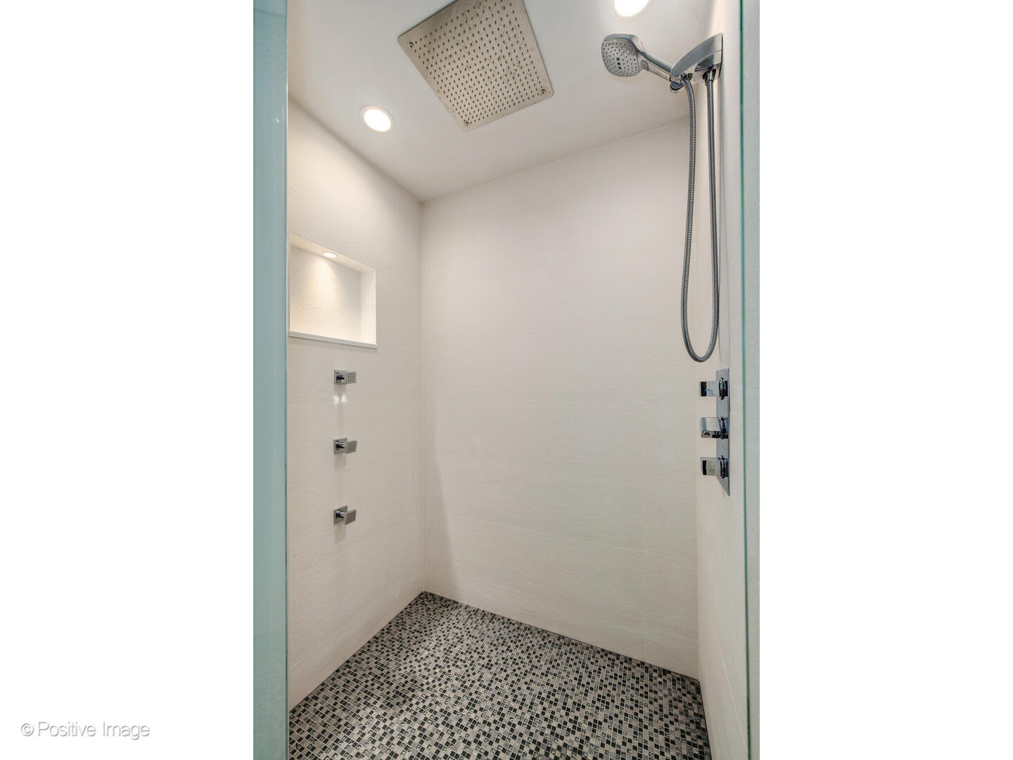 1301 N Dearborn Street Unit: 1201-2