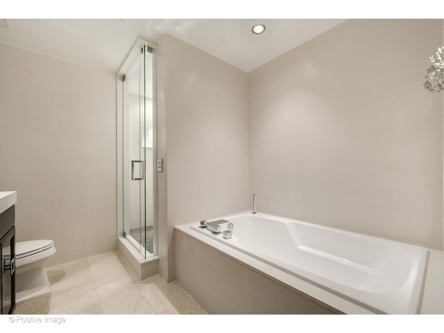 1301 N Dearborn Street Unit: 1201-2