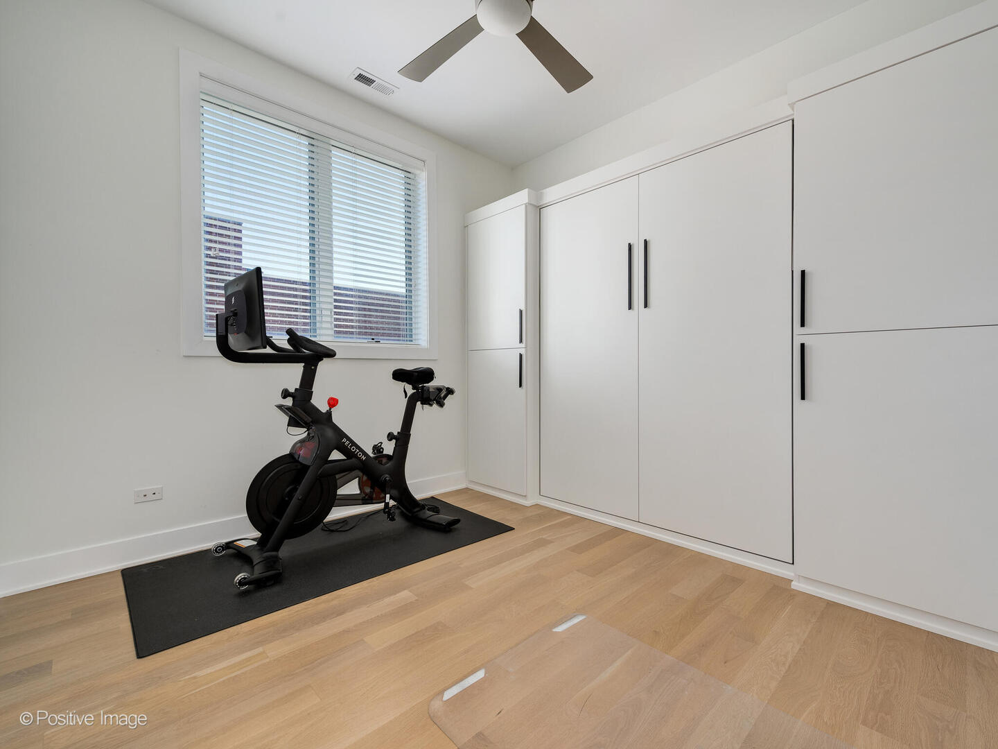 4115 N Lincoln Avenue Unit: 4S