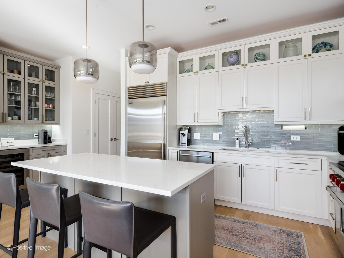 4115 N Lincoln Avenue Unit: 4S