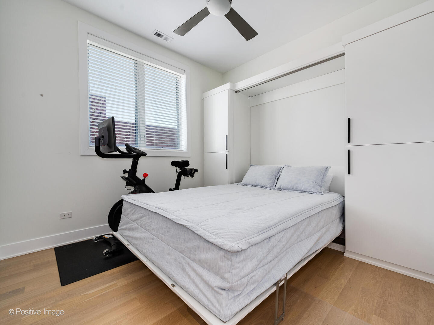 4115 N Lincoln Avenue Unit: 4S